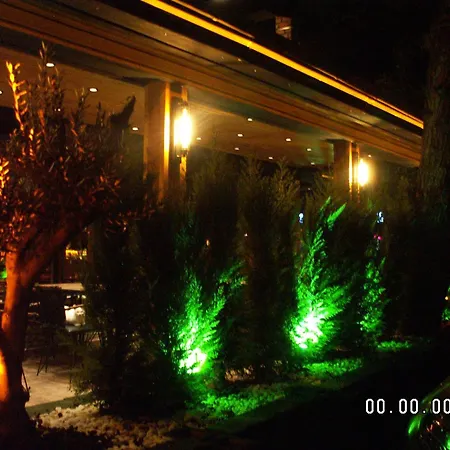 Olivia Hotel *